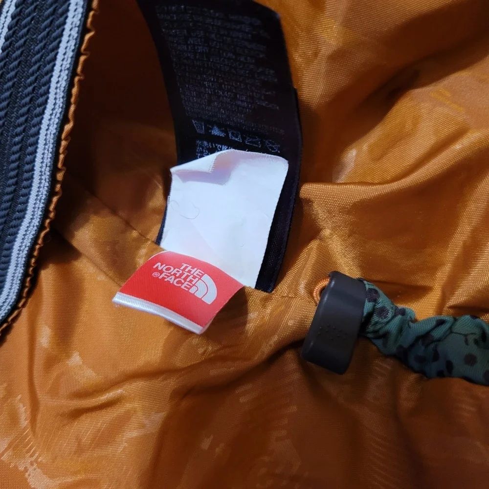 The North Face Green Jacket Size XL Hexagon Pattern Centipede Camouflage